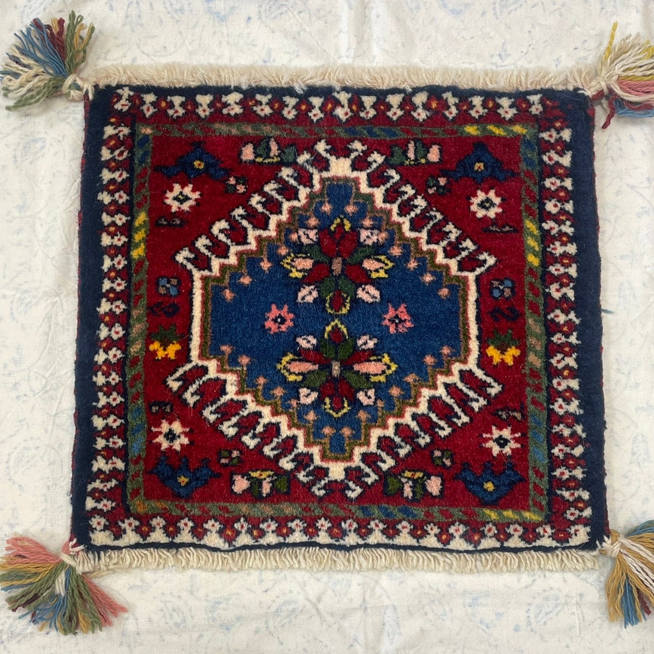 ペルシャ絨毯 ヤラメ絨毯 座布団 手織り イラン 座布団ヤラメ(1